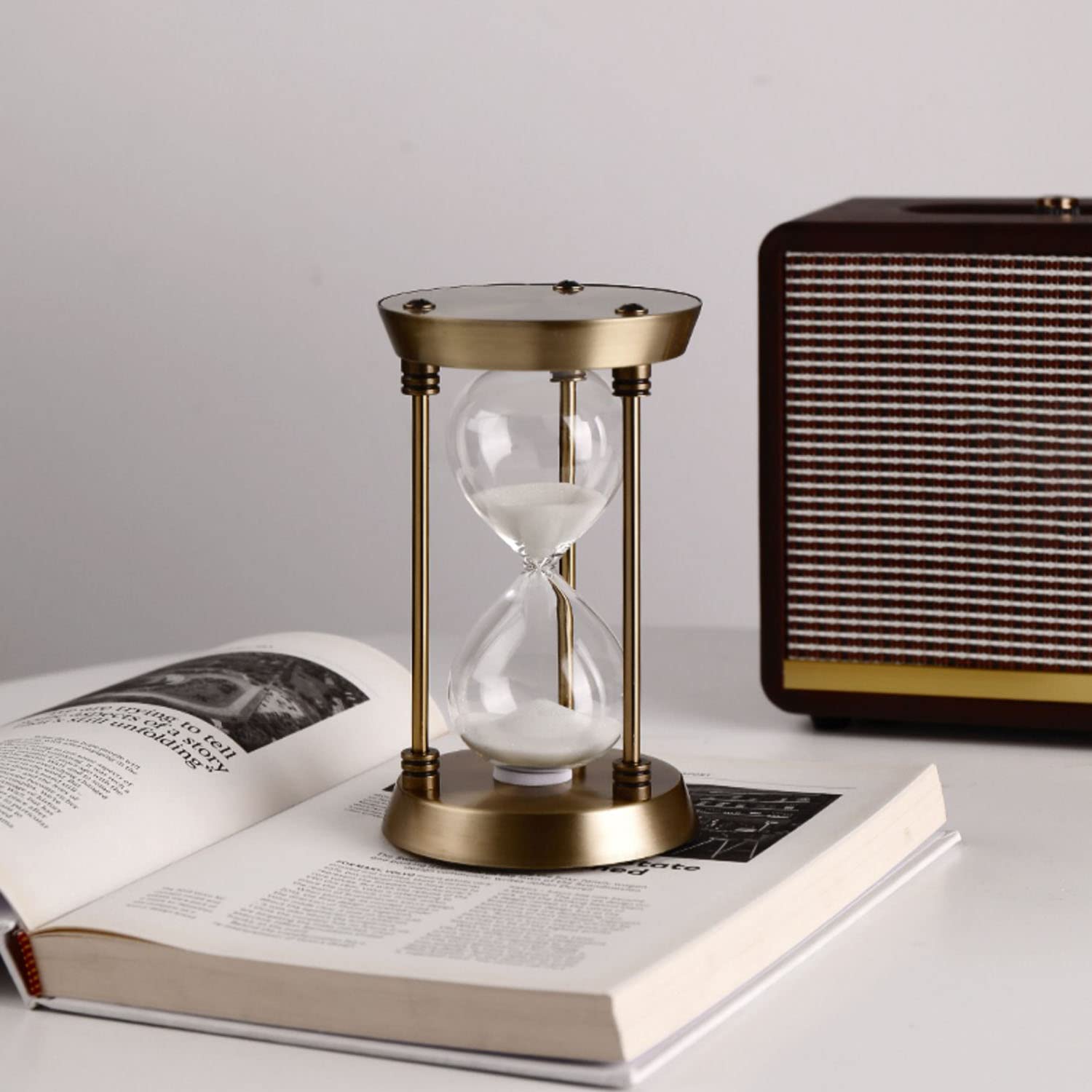 Hourglass Timer, 15 Minutes Embossed Golden Hourglass Timer,Used for Vintage Home Decoration, Office/Desk Decoration, Kitchen Wedding Gifts (P1-G42U-8VJR)