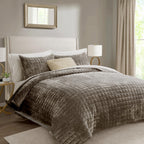 RECYCO Luxury Velvet Quilt Set King Size, Lightweight Velvet Comforter Set, Oversized Bedspread Coverlet Quilted Bedding Set, with 2 Matching Pillow Shams, for All Season, Navy Blue