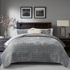 RECYCO Luxury Velvet Quilt Set King Size, Lightweight Velvet Comforter Set, Oversized Bedspread Coverlet Quilted Bedding Set, with 2 Matching Pillow Shams, for All Season, Navy Blue