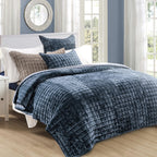 RECYCO Luxury Velvet Quilt Set King Size, Lightweight Velvet Comforter Set, Oversized Bedspread Coverlet Quilted Bedding Set, with 2 Matching Pillow Shams, for All Season, Navy Blue
