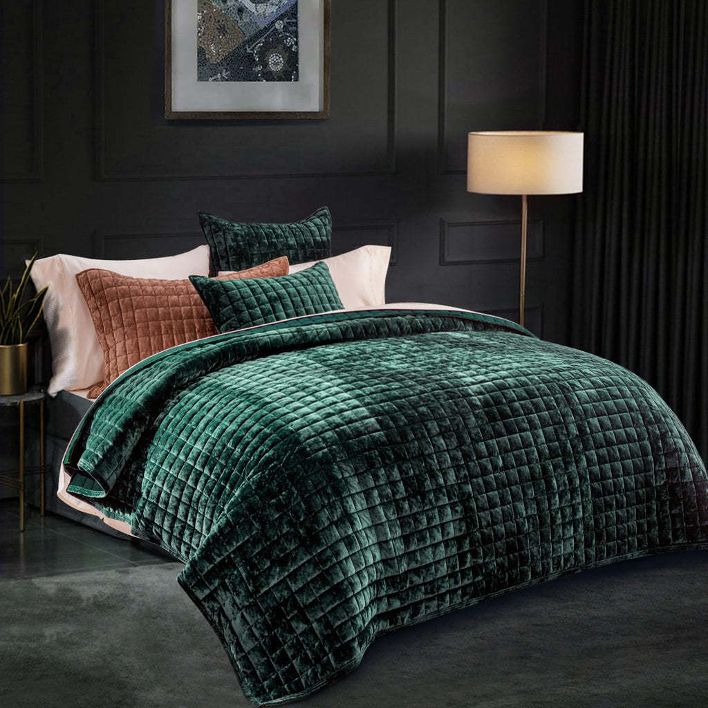 RECYCO Luxury Velvet Quilt Set King Size, Lightweight Velvet Comforter Set, Oversized Bedspread Coverlet Quilted Bedding Set, with 2 Matching Pillow Shams, for All Season, Navy Blue