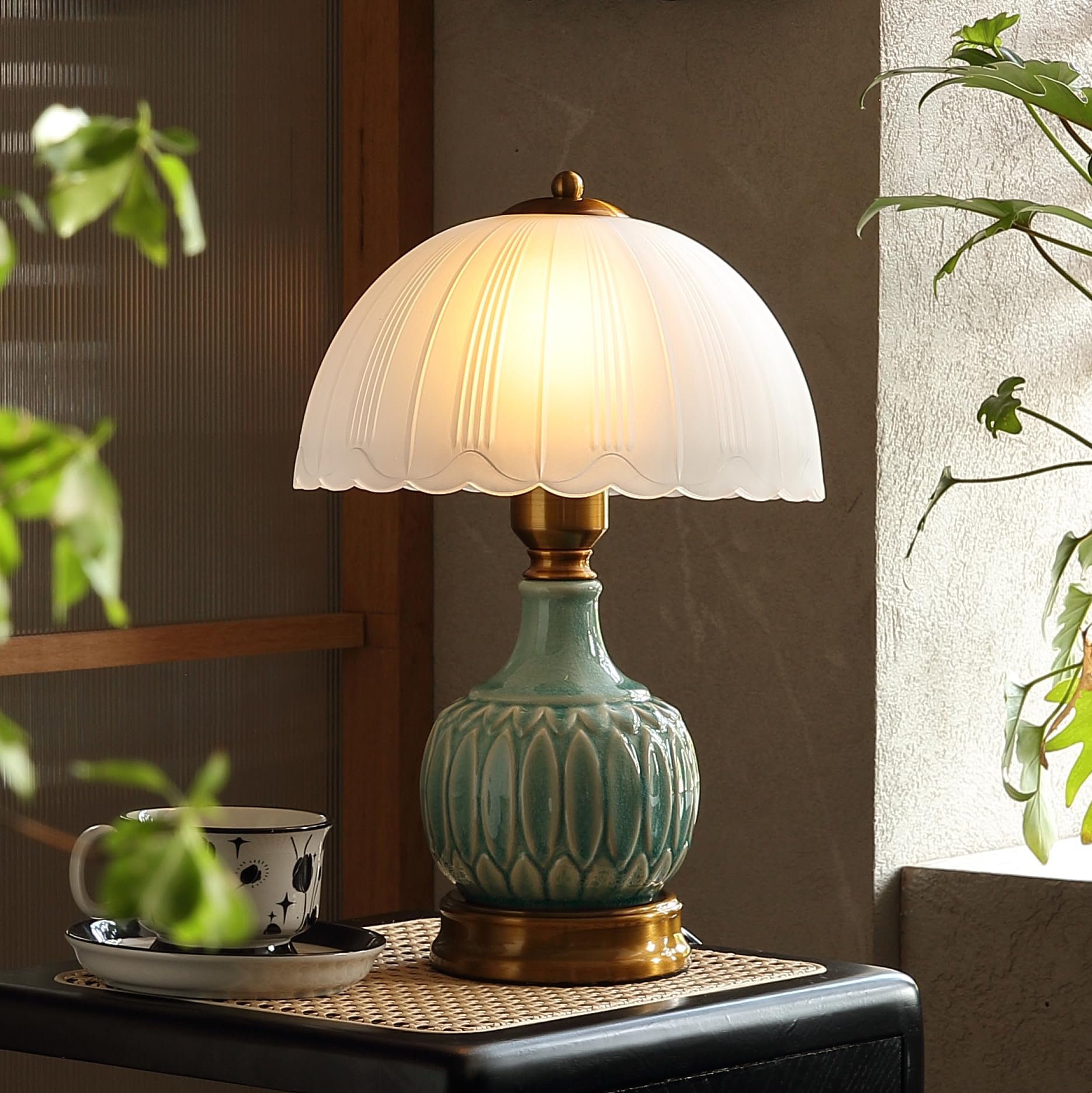 Glivpny Vintage Lamp for Living Room,16" Modern Ceramic Table Lamps for Bedroom,Retro Bedside Nightstand Traditional Lamps, Classic Chinoiserie Green Lamp for Home Decor (LD001)