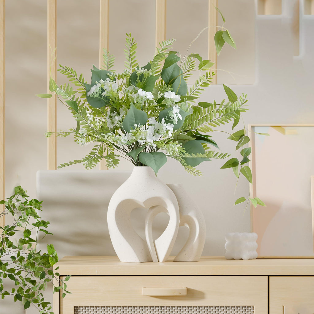 Zormon White Vases for Decor, Heart Shaped Ceramic Vase Set of 2, Nordic Heart Shaped Vases, Minimalist Decorative Vase for Table Centerpiece Wedding Dining Living Room Office House Decoration