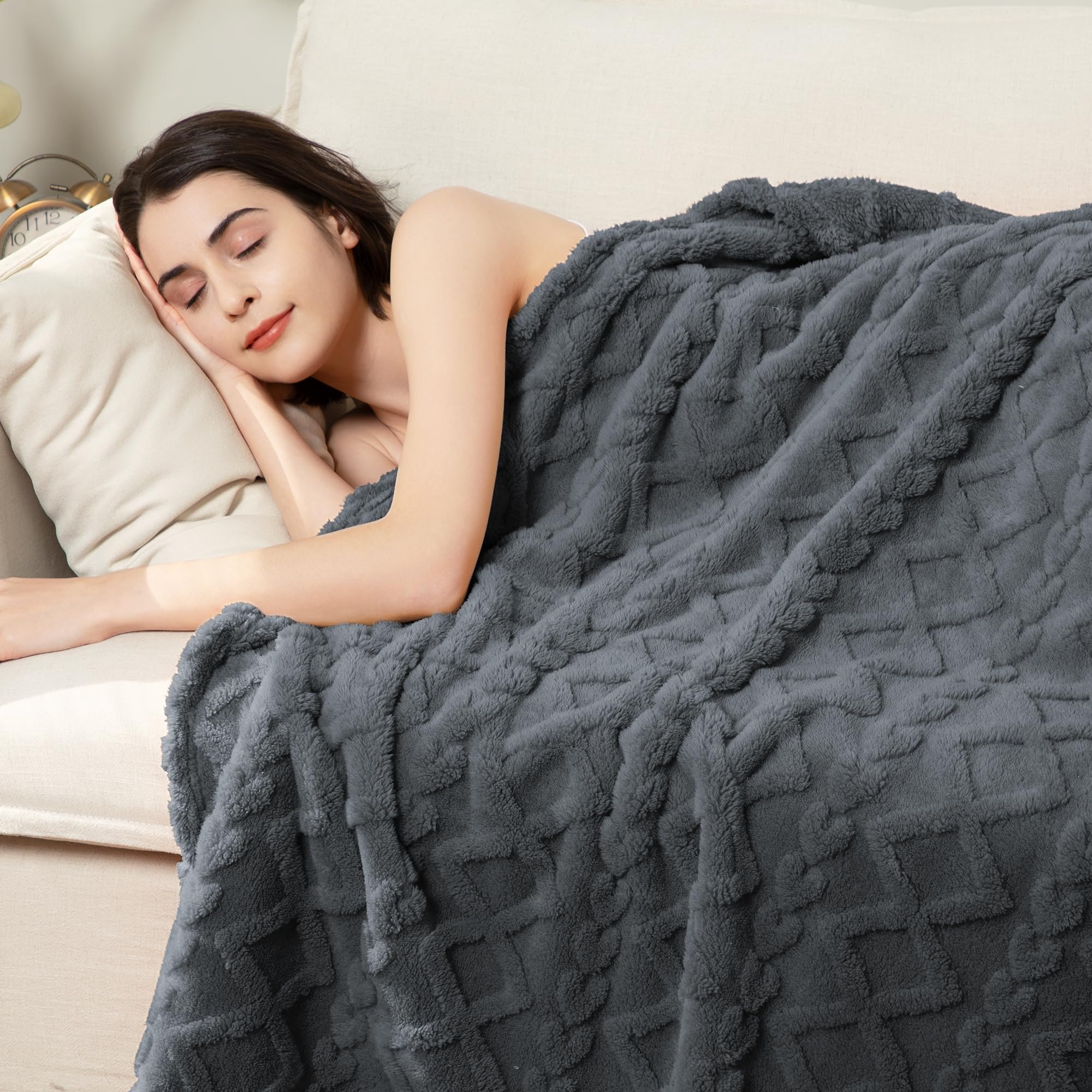 Aganear Fleece Throw Blanket - Cozy Soft Lightweight Fuzzy Throw Blanket for Women Portable Throw Blankets for Couch, Warm Present for Birthday, Christmas, Halloween, Housewarming(50"x60", Khaki)
