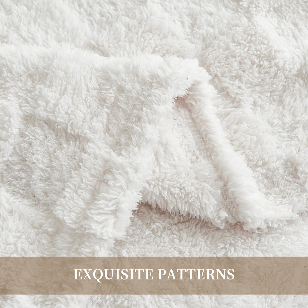 Aganear Fleece Throw Blanket - Cozy Soft Lightweight Fuzzy Throw Blanket for Women Portable Throw Blankets for Couch, Warm Present for Birthday, Christmas, Halloween, Housewarming(50"x60", Khaki)