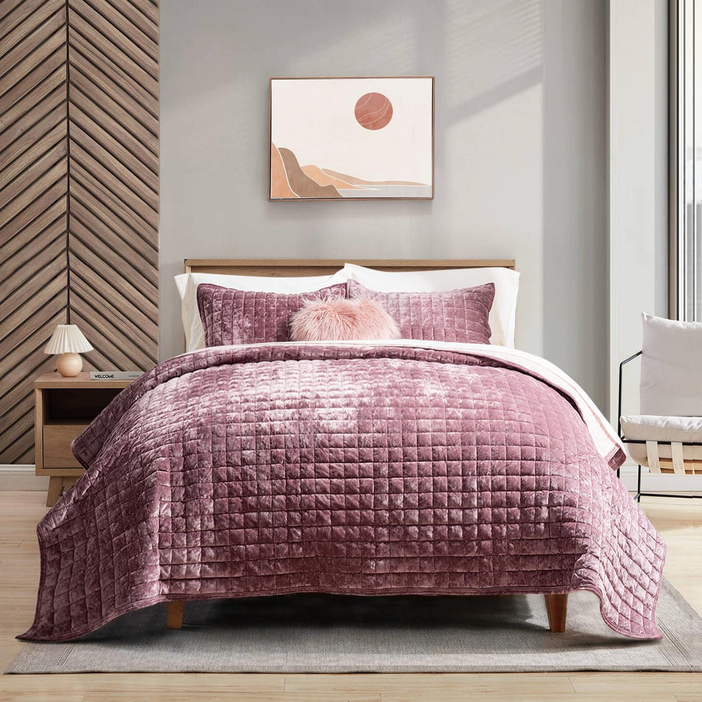 RECYCO Luxury Velvet Quilt Set King Size, Lightweight Velvet Comforter Set, Oversized Bedspread Coverlet Quilted Bedding Set, with 2 Matching Pillow Shams, for All Season, Navy Blue
