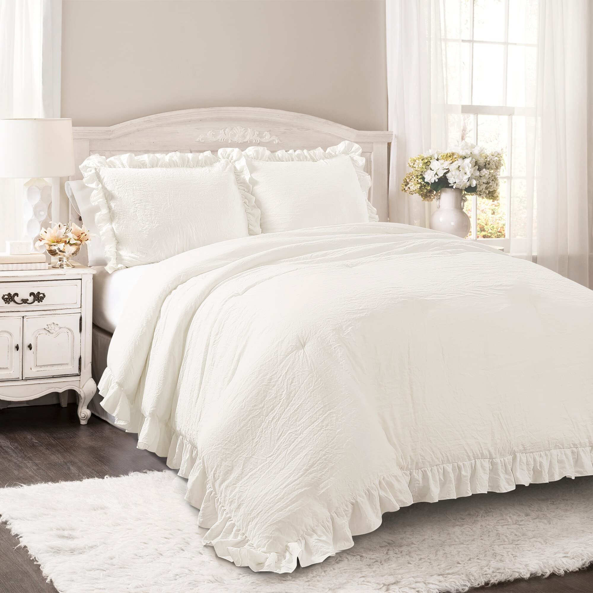 Lush Decor Reyna Ruffle Comforter Set - 3 Piece Cozy Ruffled Bedding Set - Timeless Elegance and Comfort for Bedroom - King, Gray