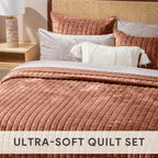 RECYCO Luxury Velvet Quilt Set King Size, Lightweight Velvet Comforter Set, Oversized Bedspread Coverlet Quilted Bedding Set, with 2 Matching Pillow Shams, for All Season, Navy Blue