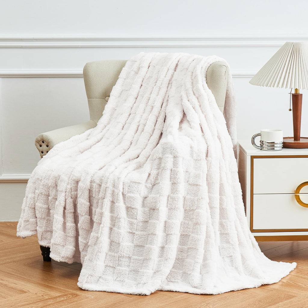 Aganear Fleece Throw Blanket - Cozy Soft Lightweight Fuzzy Throw Blanket for Women Portable Throw Blankets for Couch, Warm Present for Birthday, Christmas, Halloween, Housewarming(50"x60", Khaki)