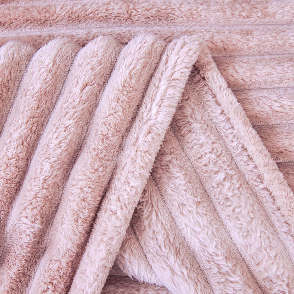 Aganear Fleece Throw Blanket - Cozy Soft Lightweight Fuzzy Throw Blanket for Women Portable Throw Blankets for Couch, Warm Present for Birthday, Christmas, Halloween, Housewarming(50"x60", Khaki)