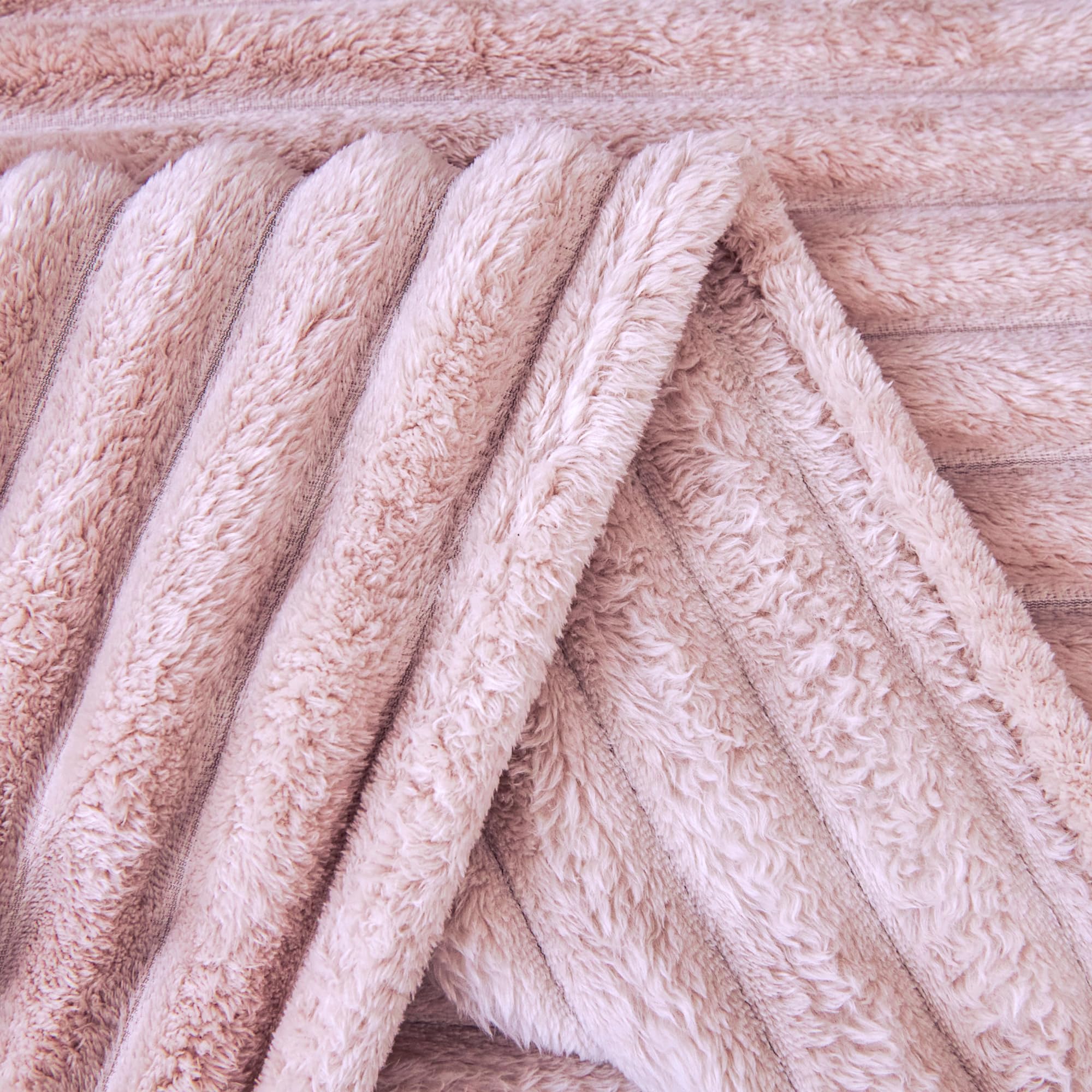 Aganear Fleece Throw Blanket - Cozy Soft Lightweight Fuzzy Throw Blanket for Women Portable Throw Blankets for Couch, Warm Present for Birthday, Christmas, Halloween, Housewarming(50"x60", Khaki)