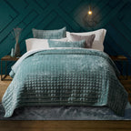 RECYCO Luxury Velvet Quilt Set King Size, Lightweight Velvet Comforter Set, Oversized Bedspread Coverlet Quilted Bedding Set, with 2 Matching Pillow Shams, for All Season, Navy Blue