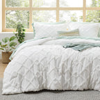Bedsure Tufted Boho Comforter Set Queen Size - Green Boho Bed Set, GentleSoft™ 3 Pieces Farmhouse-Style Embroidery Bedding, Gifts for Woman, Soft Jacquard Queen Comforter for All Seasons