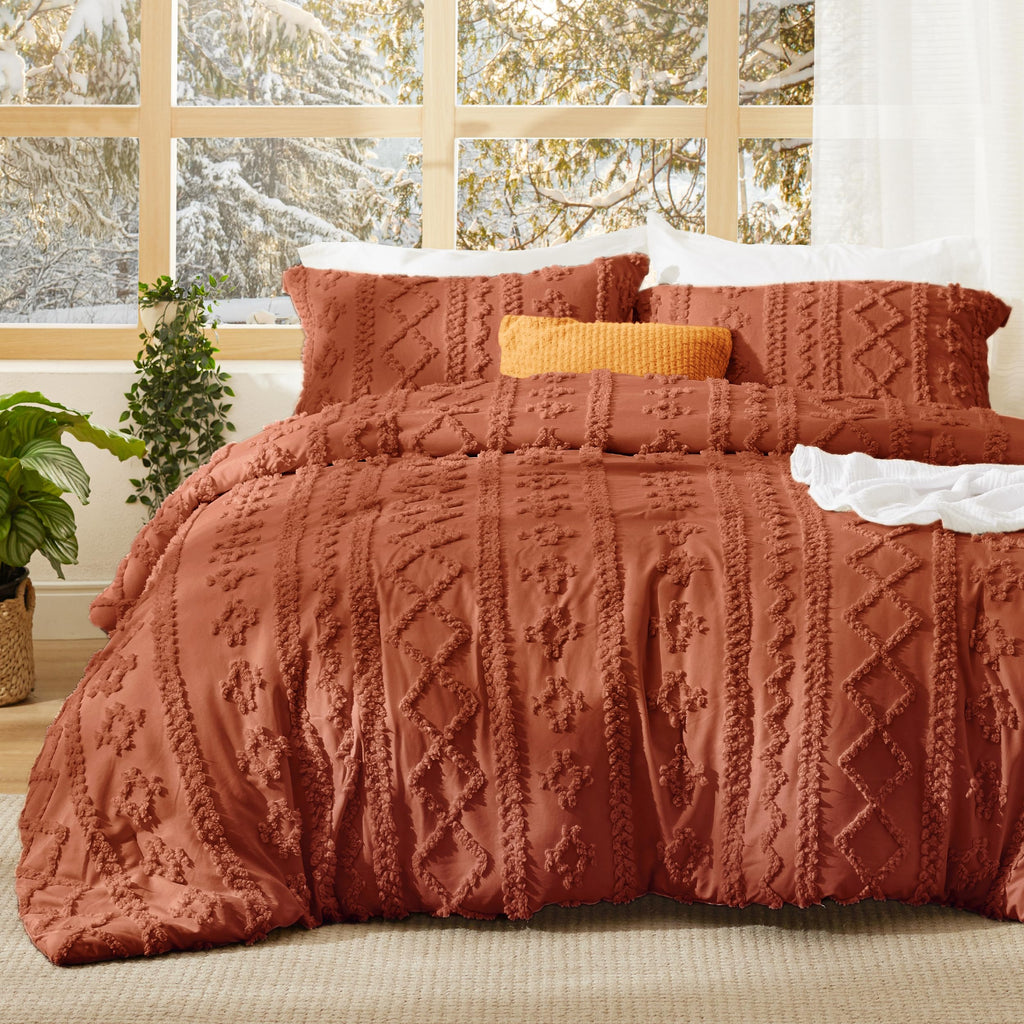 Bedsure Tufted Boho Comforter Set Queen Size - Green Boho Bed Set, GentleSoft™ 3 Pieces Farmhouse-Style Embroidery Bedding, Gifts for Woman, Soft Jacquard Queen Comforter for All Seasons
