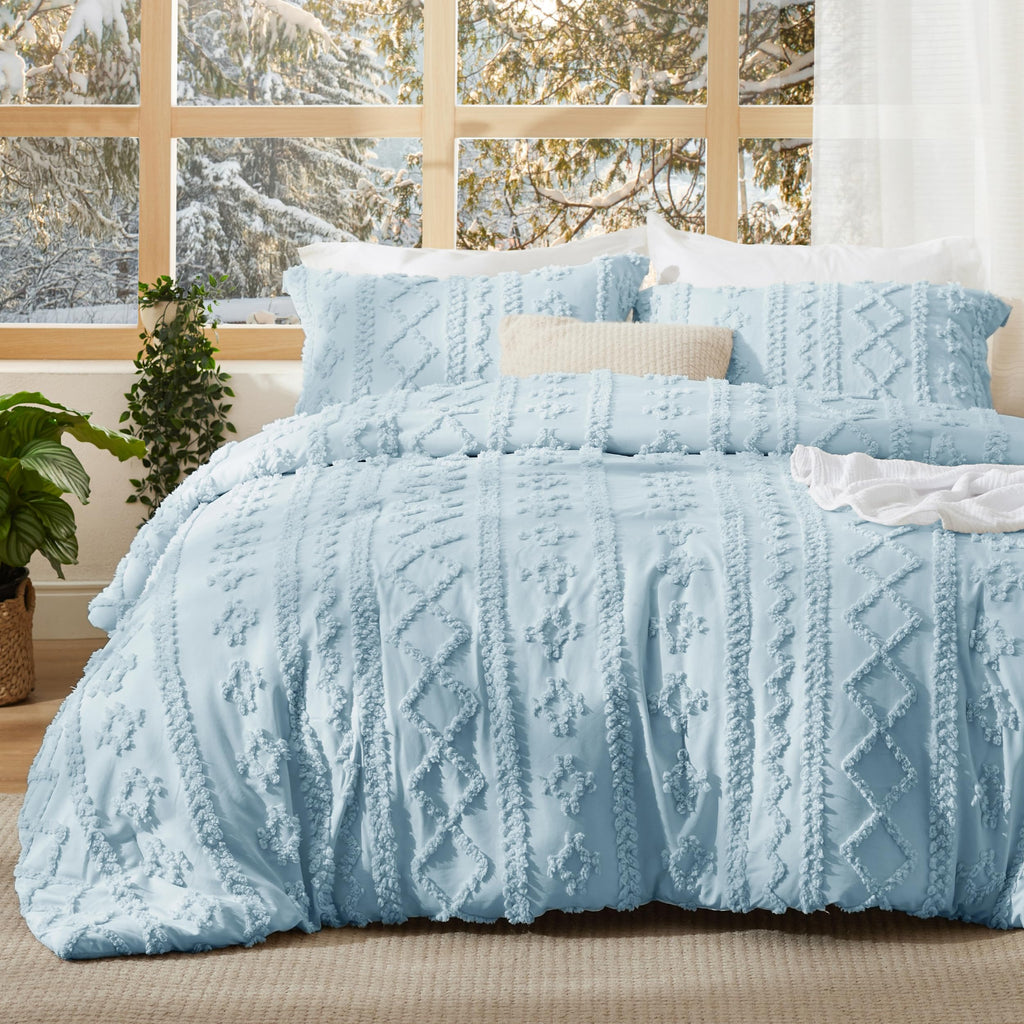 Bedsure Tufted Boho Comforter Set Queen Size - Green Boho Bed Set, GentleSoft™ 3 Pieces Farmhouse-Style Embroidery Bedding, Gifts for Woman, Soft Jacquard Queen Comforter for All Seasons