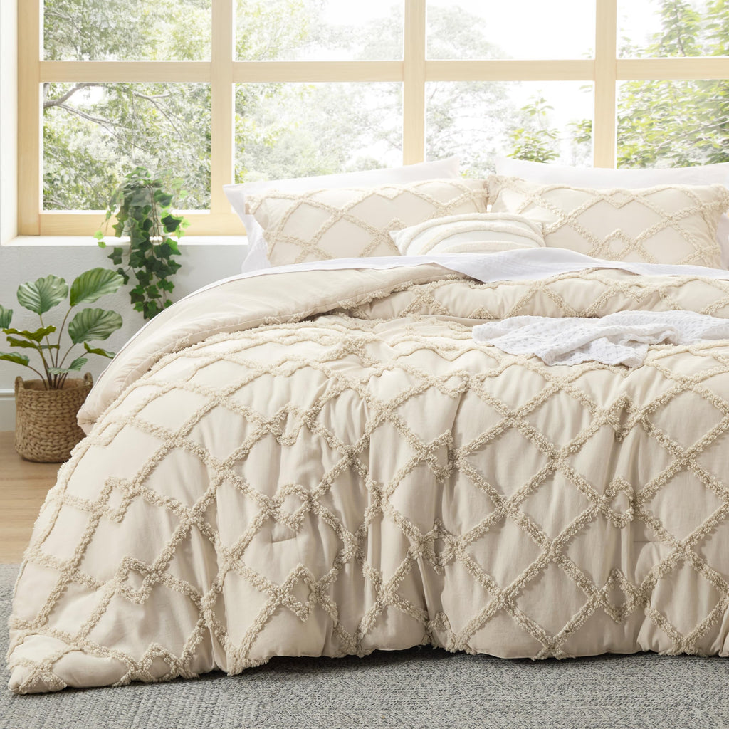 Bedsure Tufted Boho Comforter Set Queen Size - Green Boho Bed Set, GentleSoft™ 3 Pieces Farmhouse-Style Embroidery Bedding, Gifts for Woman, Soft Jacquard Queen Comforter for All Seasons