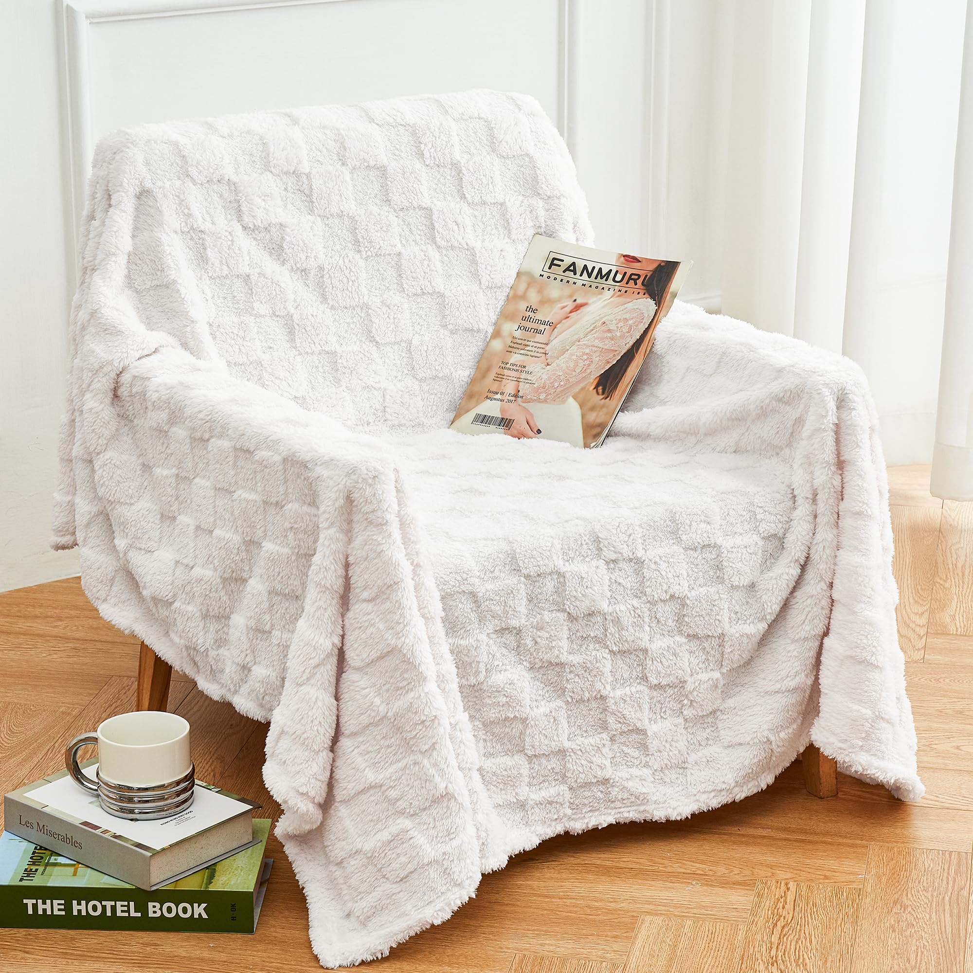 Aganear Fleece Throw Blanket - Cozy Soft Lightweight Fuzzy Throw Blanket for Women Portable Throw Blankets for Couch, Warm Present for Birthday, Christmas, Halloween, Housewarming(50"x60", Khaki)